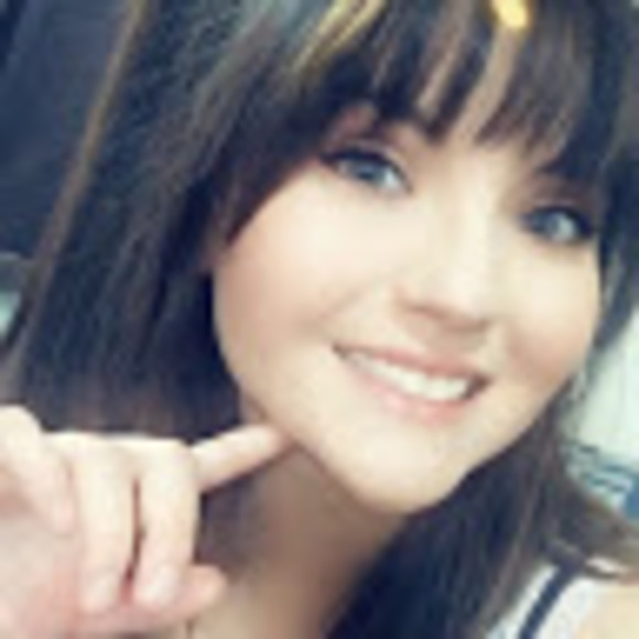 Meet your Posher, Daylene - Picture 1 of 1